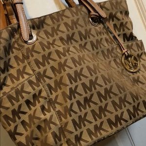 Michael Kors jet set tote canvas beige